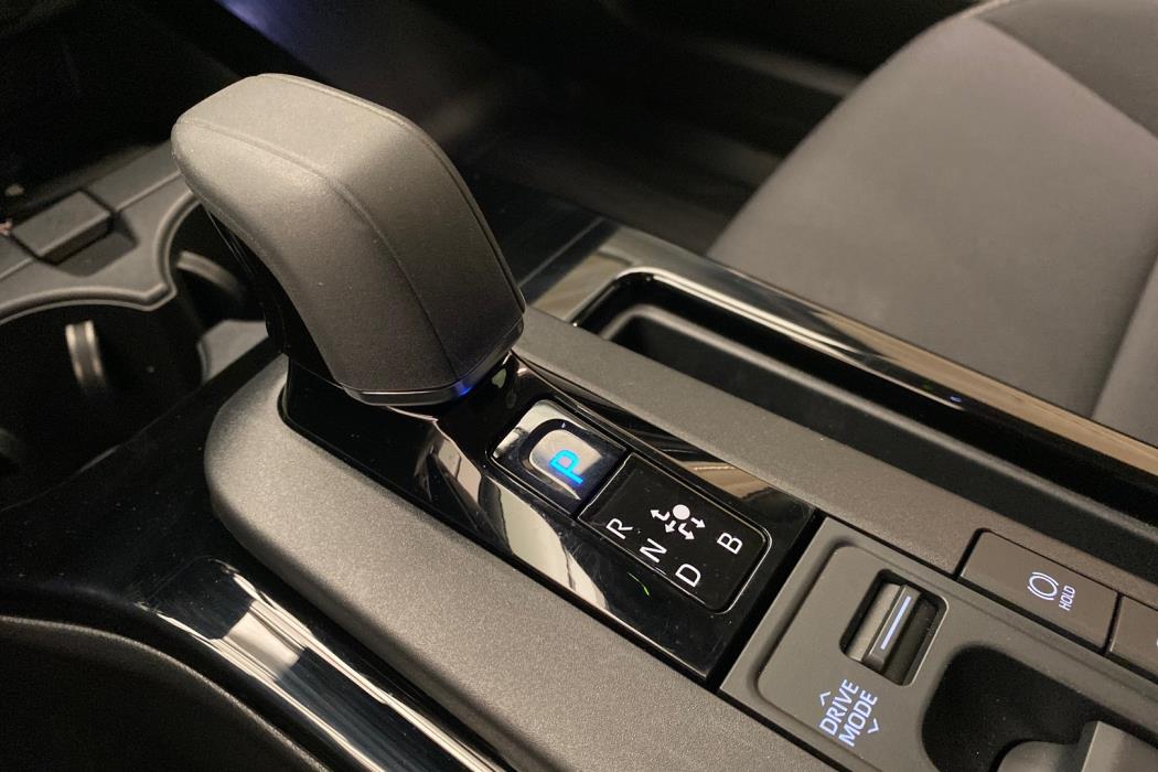 TOYOTA Prius Plug-in 2024