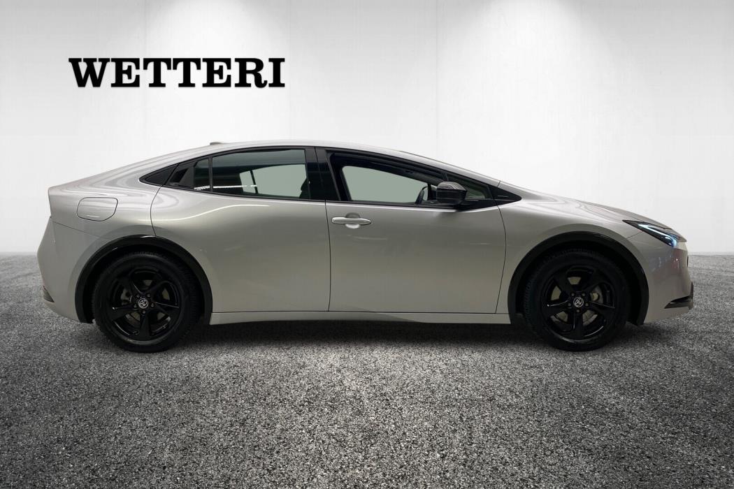 TOYOTA Prius Plug-in 2024