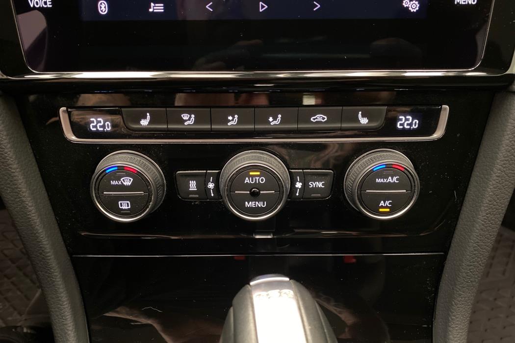 VOLKSWAGEN Golf 2019