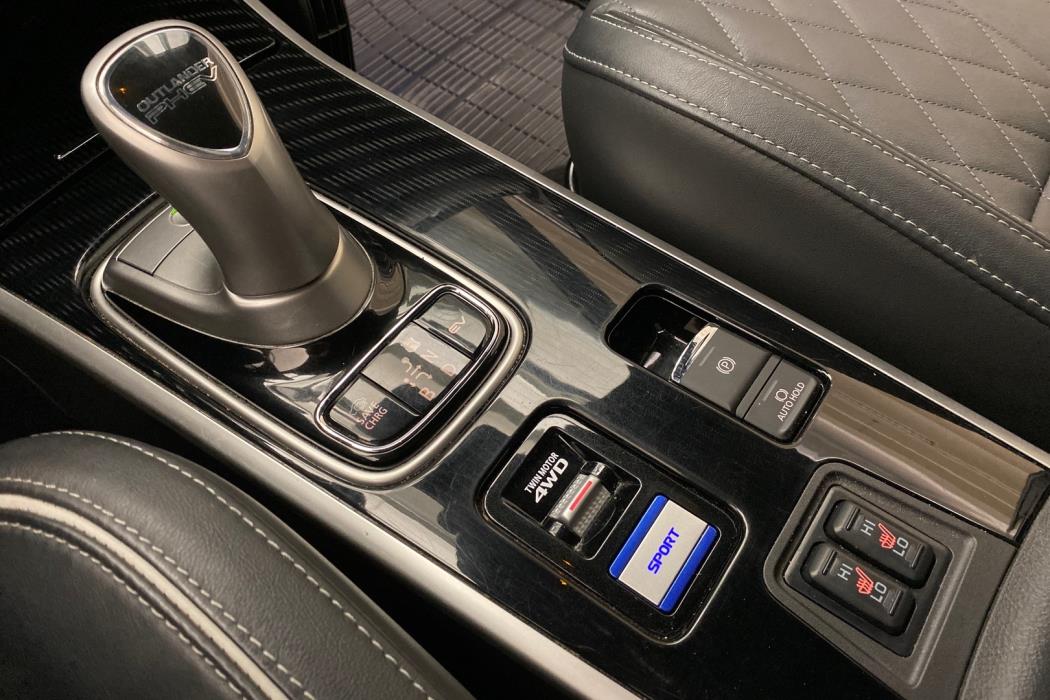 MITSUBISHI Outlander PHEV 2019