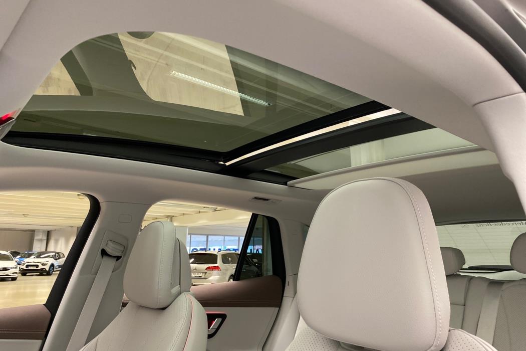 MERCEDES-BENZ EQE SUV 2026