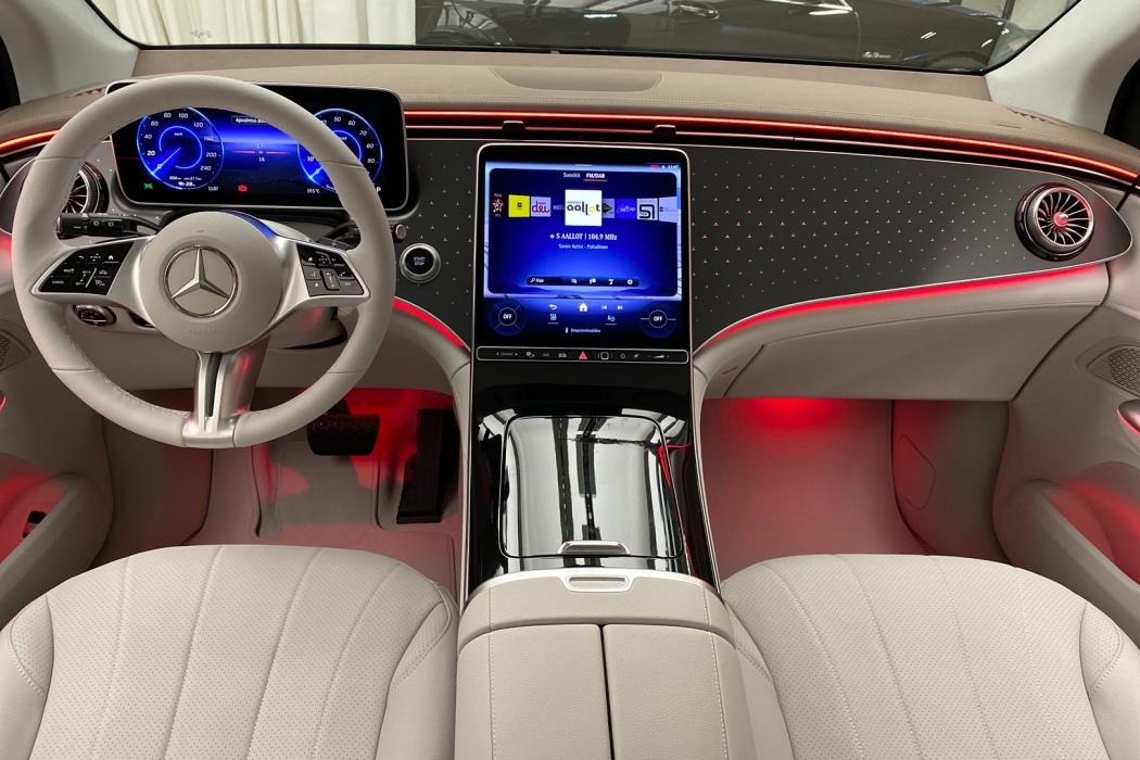 MERCEDES-BENZ EQE SUV 2026