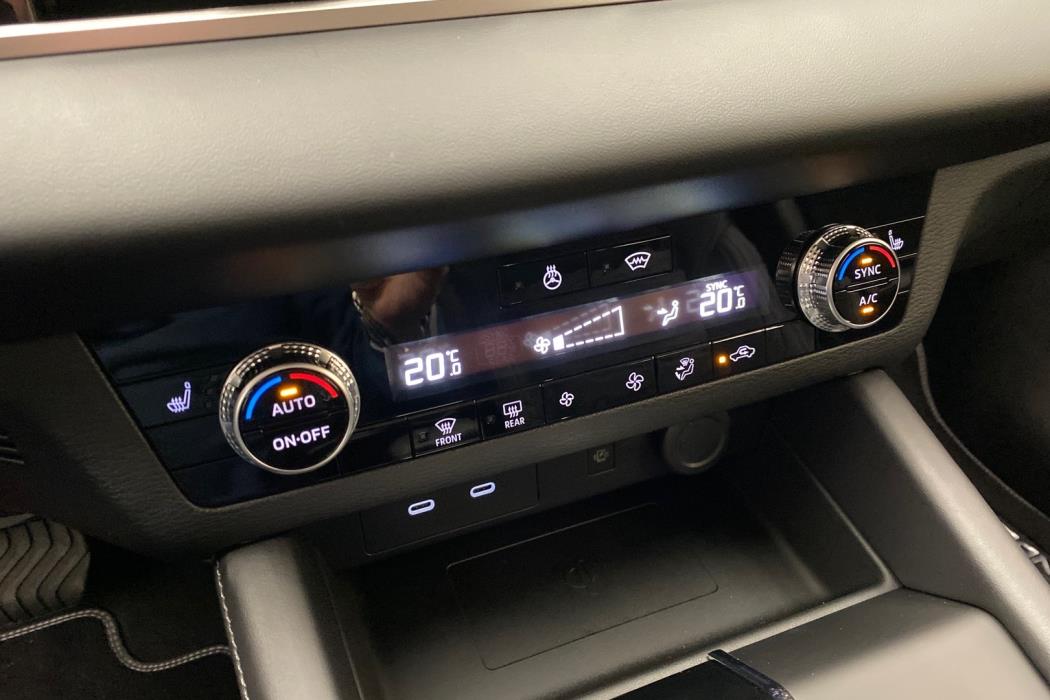 MITSUBISHI Outlander 2025