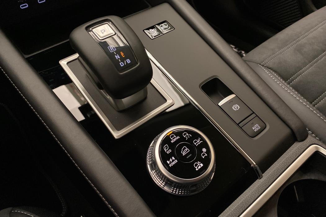 MITSUBISHI Outlander 2025