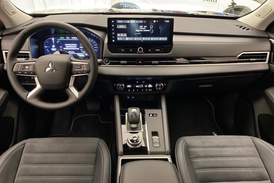 MITSUBISHI Outlander 2025