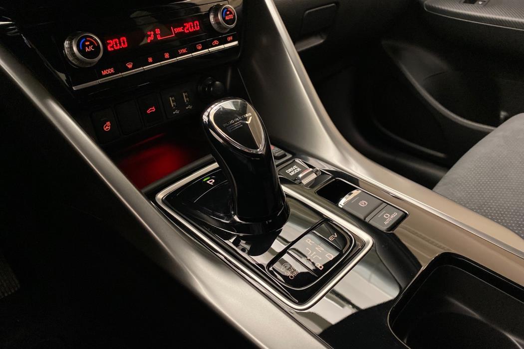 MITSUBISHI Eclipse Cross 2025