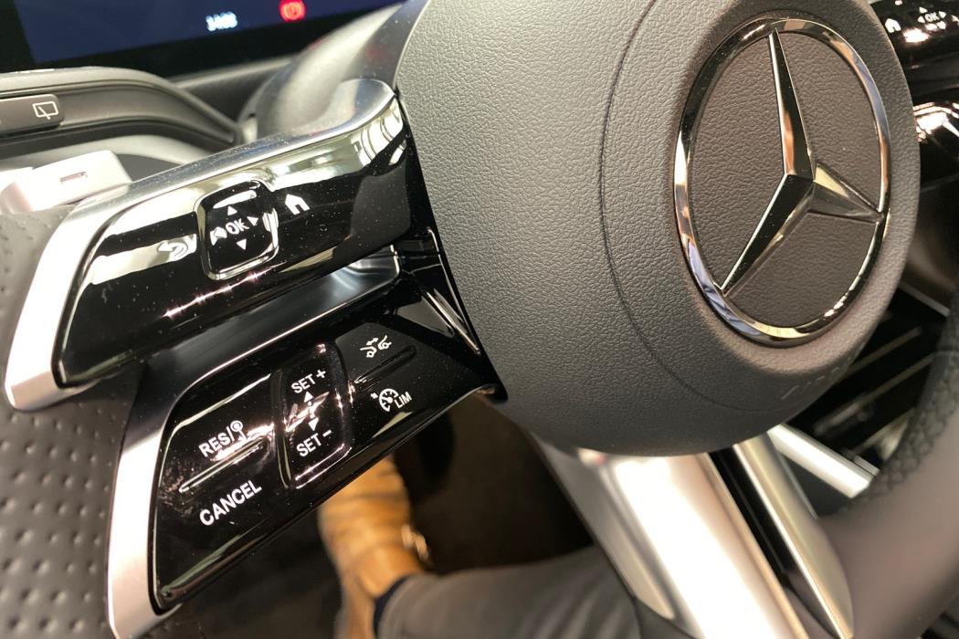 MERCEDES-BENZ EQB 2025