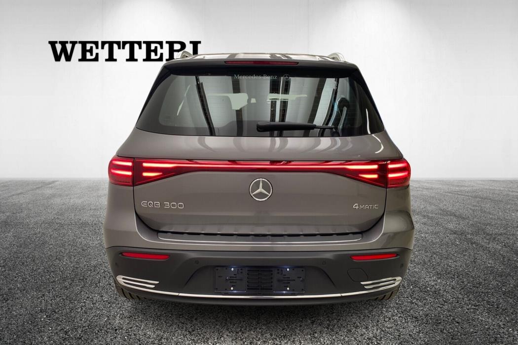 MERCEDES-BENZ EQB 2025