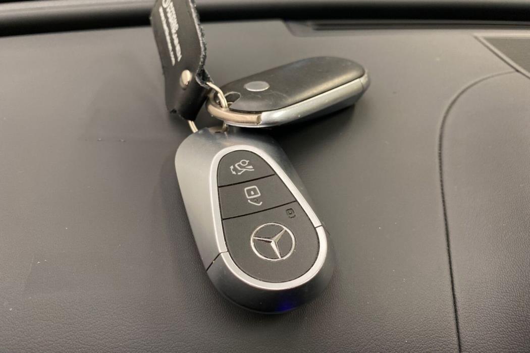 MERCEDES-BENZ C 2022
