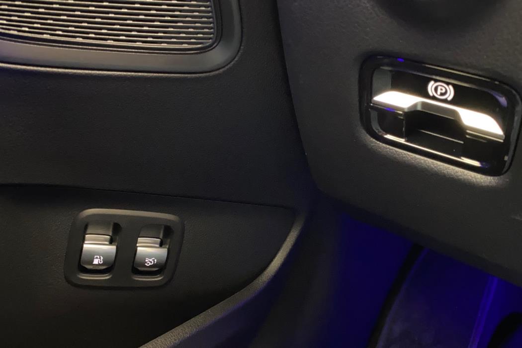 MERCEDES-BENZ C 2025