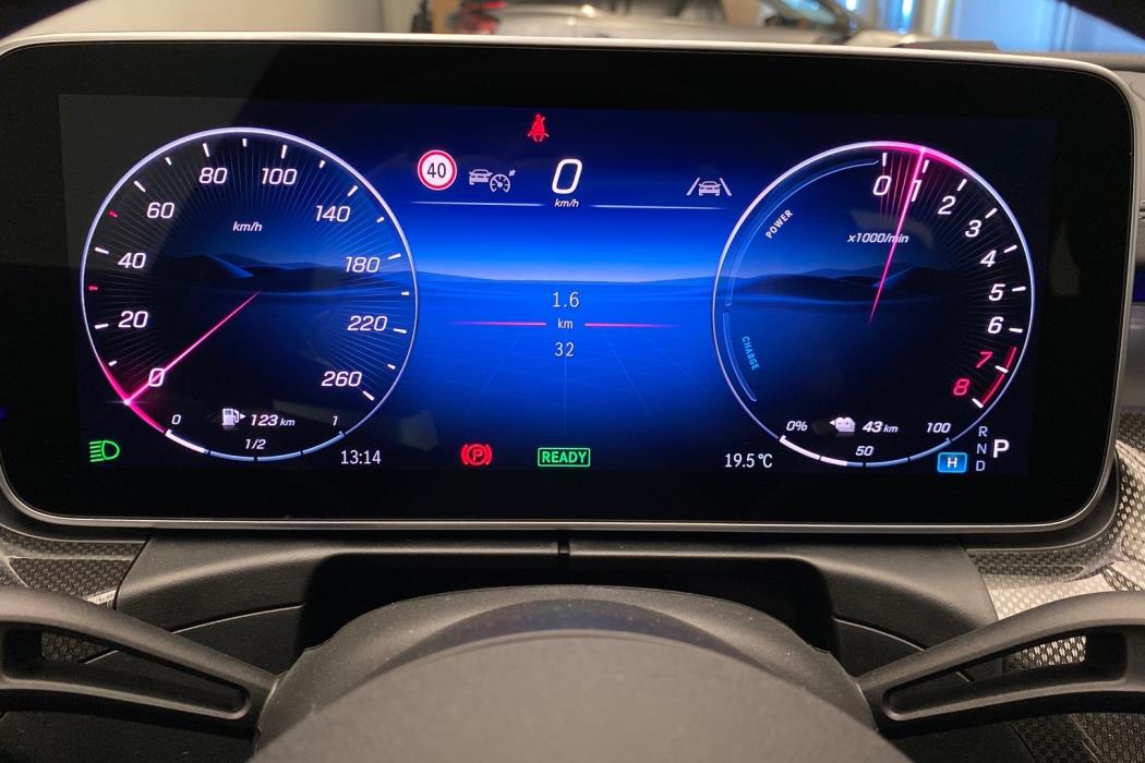 MERCEDES-BENZ C 2025