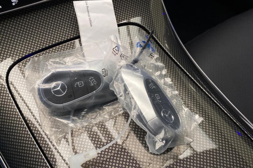 MERCEDES-BENZ C 2025