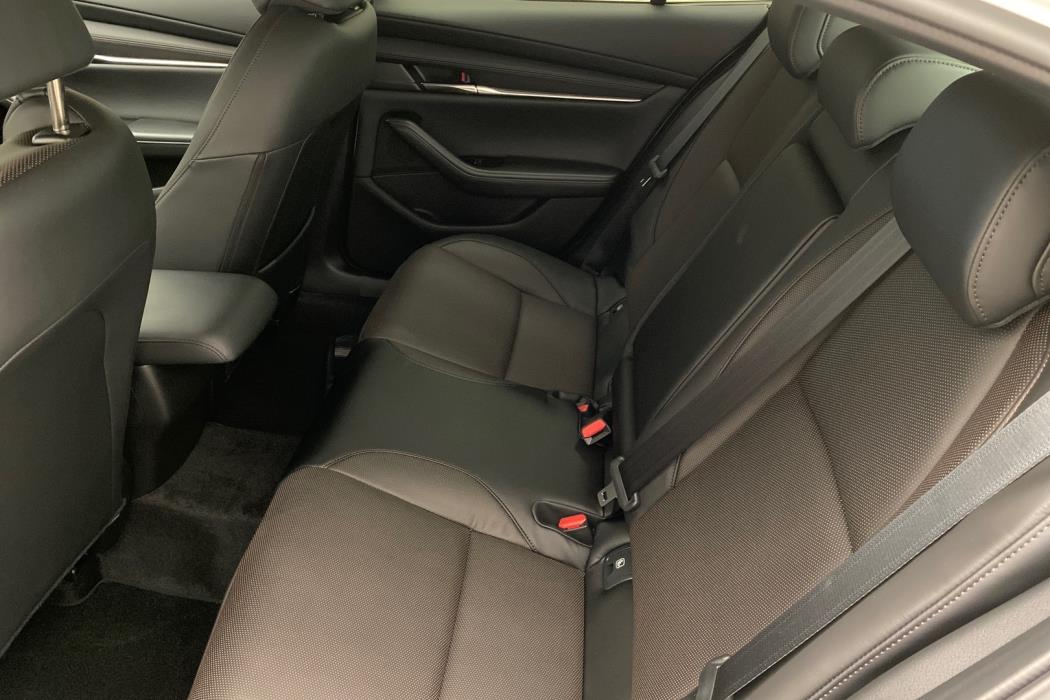 MAZDA Mazda3 2026