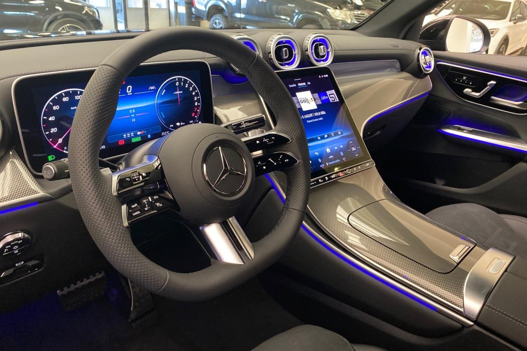 MERCEDES-BENZ GLC 2024