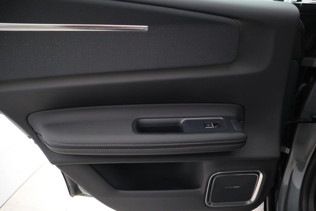 POLESTAR 4 2025