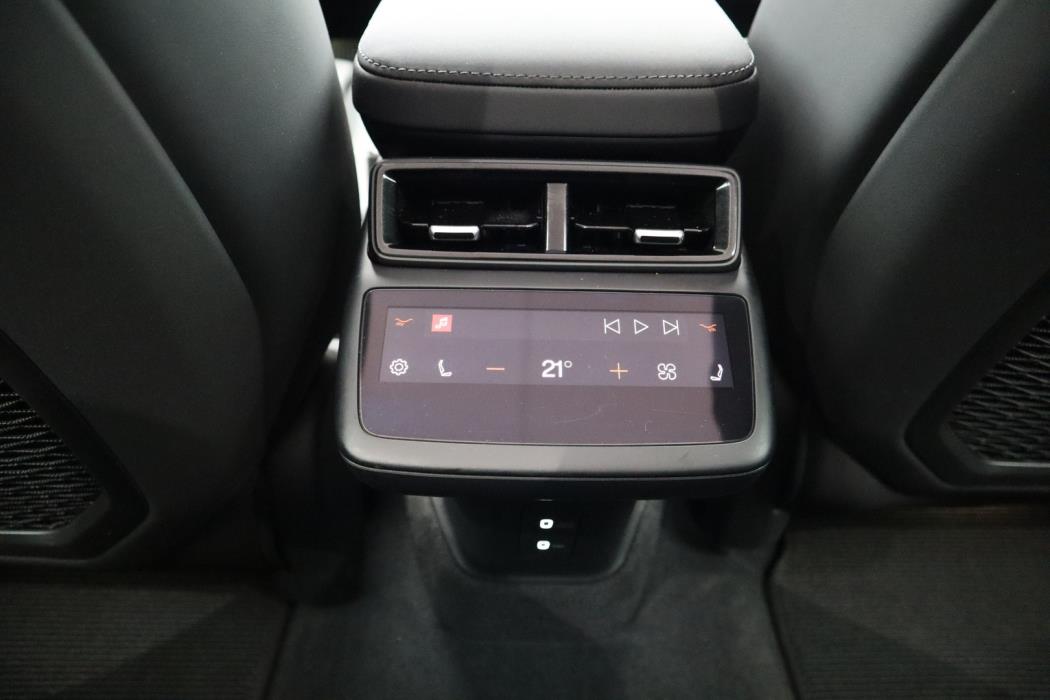 POLESTAR 4 2025