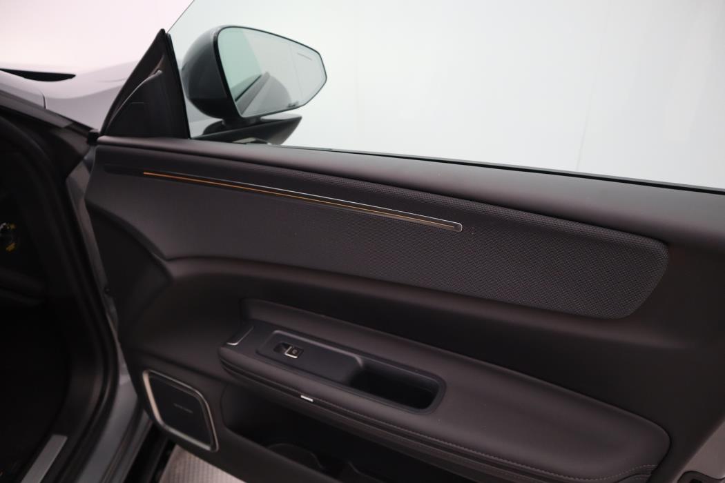 POLESTAR 4 2025