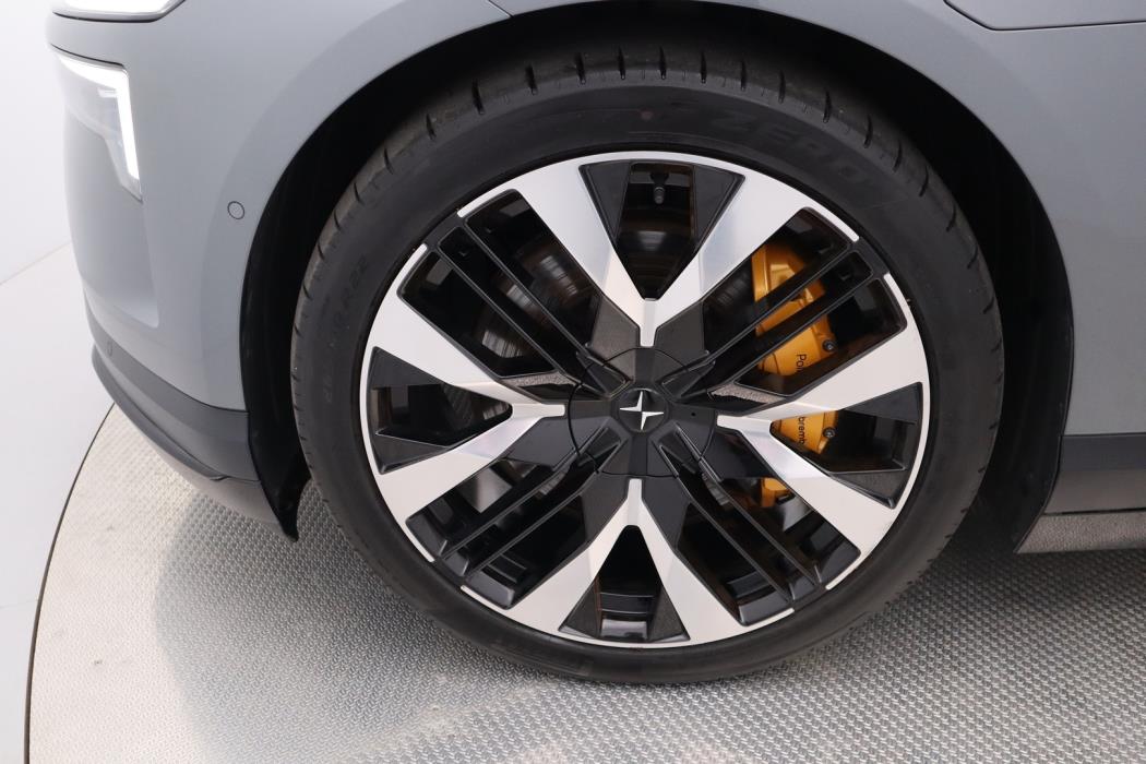 POLESTAR 4 2025