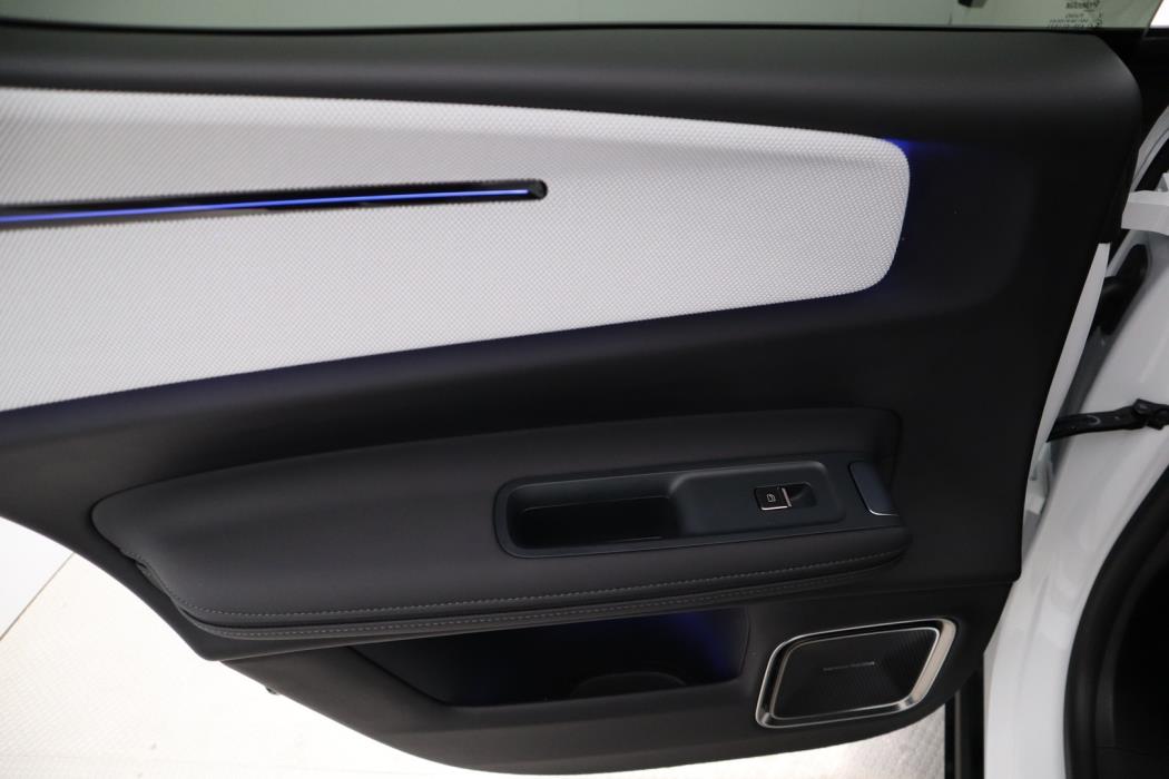 POLESTAR 4 2025