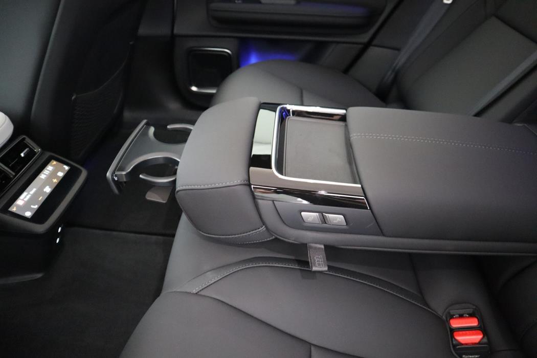 POLESTAR 4 2025