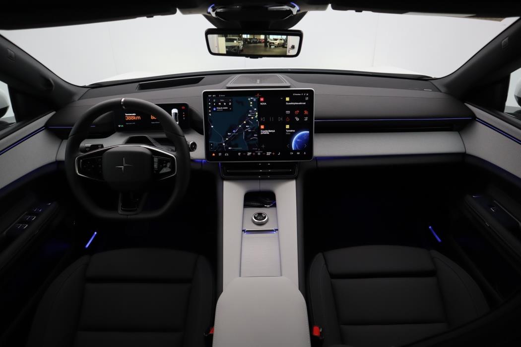 POLESTAR 4 2025