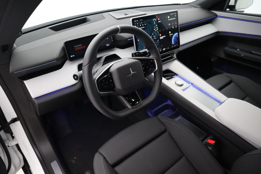 POLESTAR 4 2025