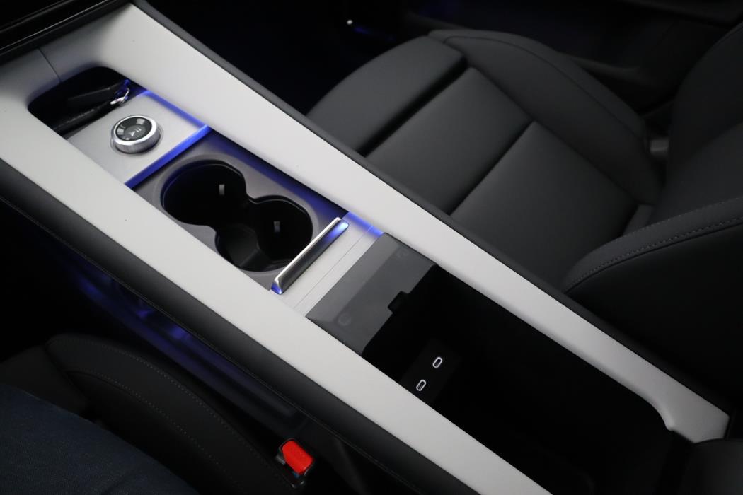 POLESTAR 4 2025
