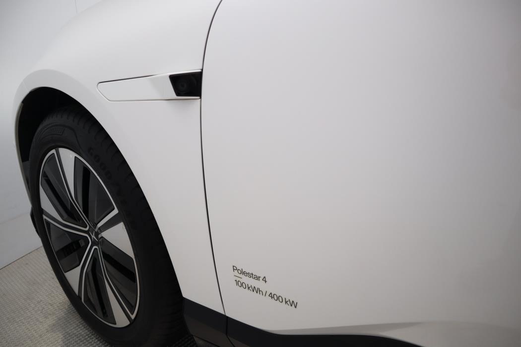 POLESTAR 4 2025