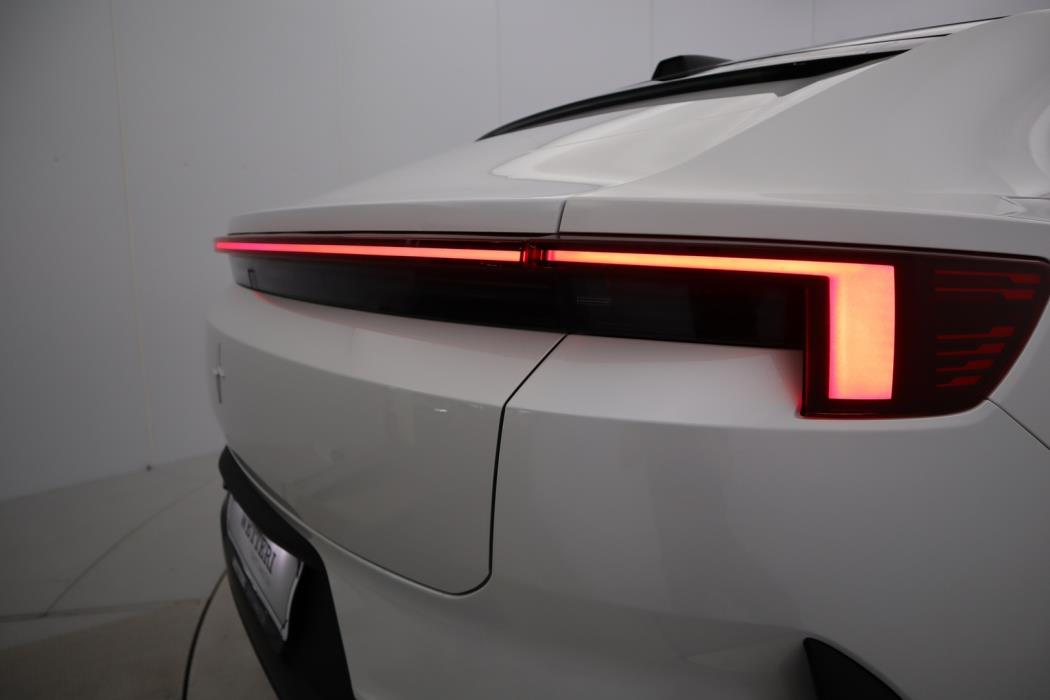 POLESTAR 4 2025