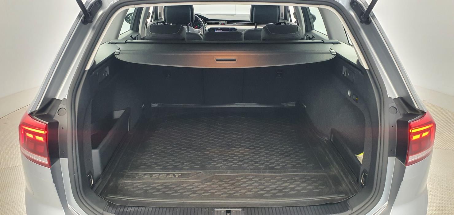 VOLKSWAGEN Passat 2021