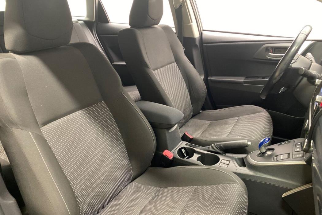 TOYOTA Auris 2013