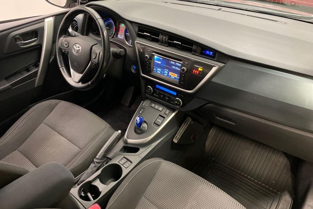 TOYOTA Auris 2013