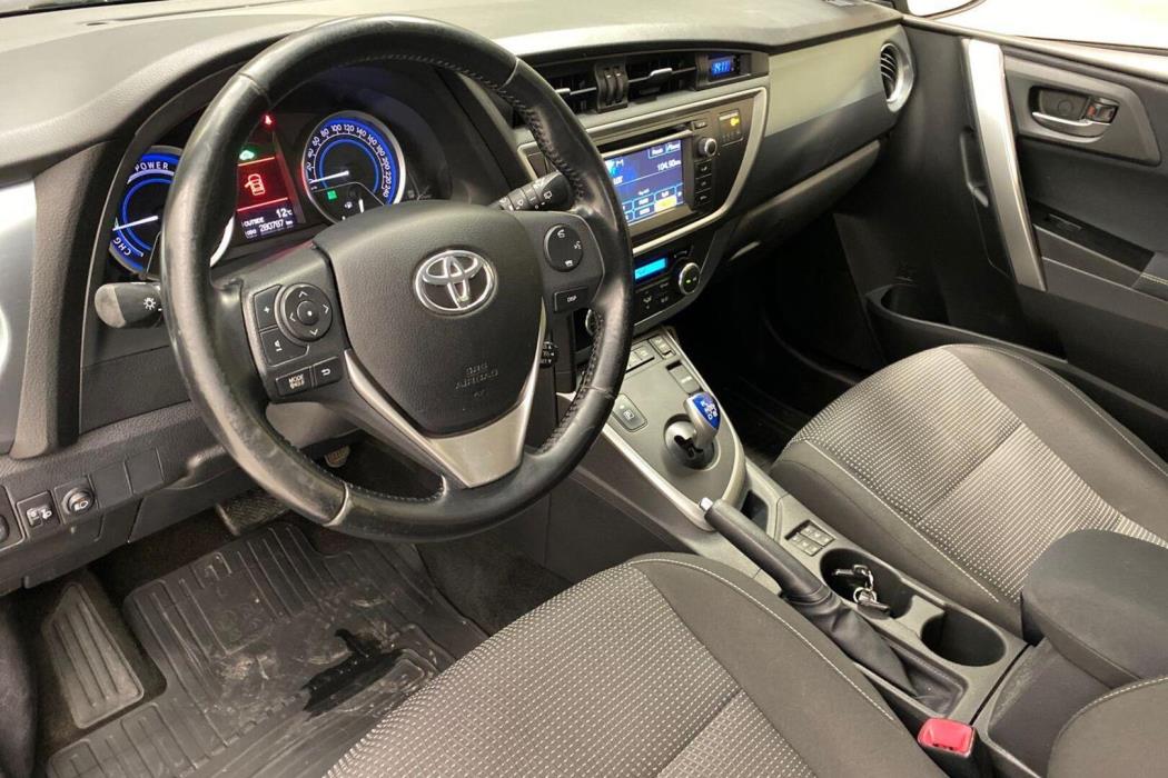 TOYOTA Auris 2013