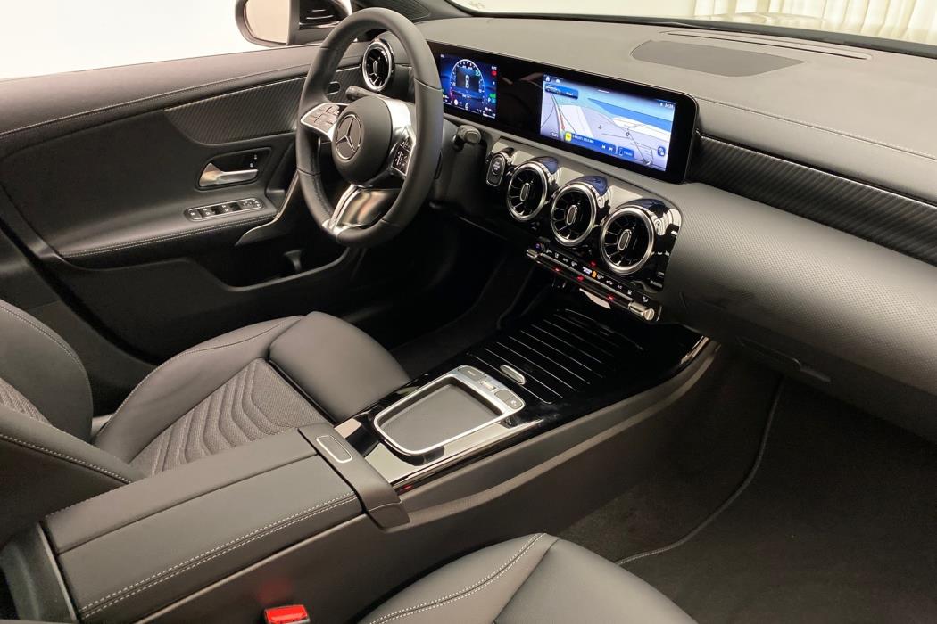 MERCEDES-BENZ CLA 2024