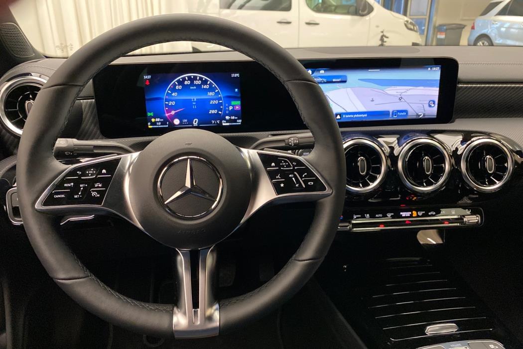 MERCEDES-BENZ CLA 2024