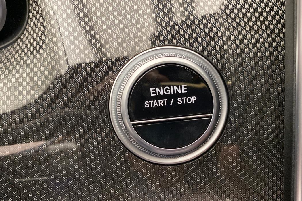 MERCEDES-BENZ C 2025