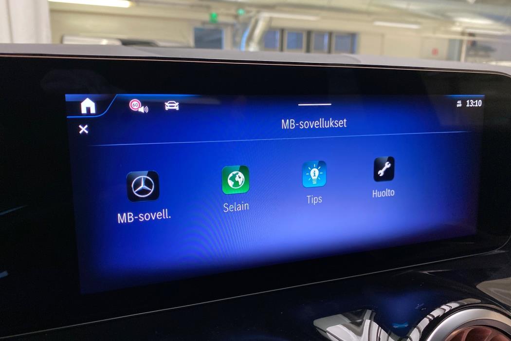 MERCEDES-BENZ EQA 2025