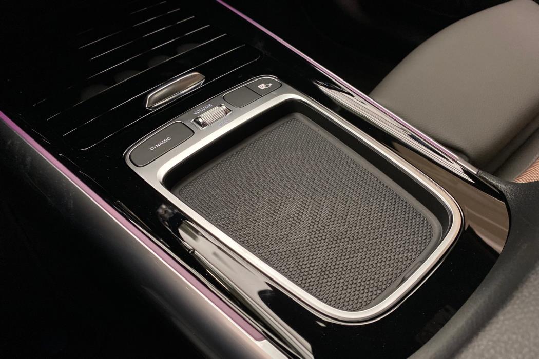 MERCEDES-BENZ EQA 2025