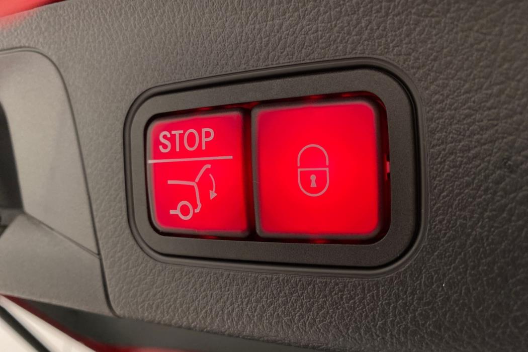 MERCEDES-BENZ EQA 2025