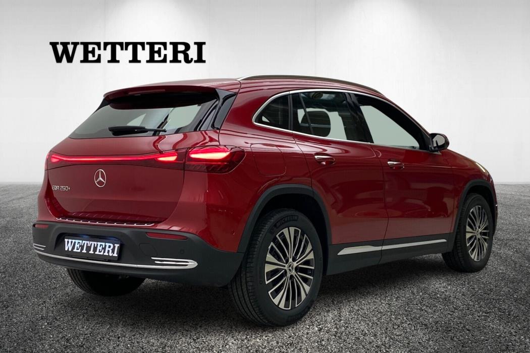 MERCEDES-BENZ EQA 2025