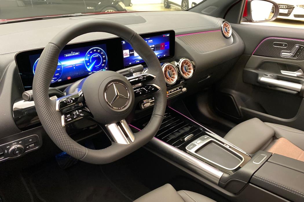 MERCEDES-BENZ EQA 2025