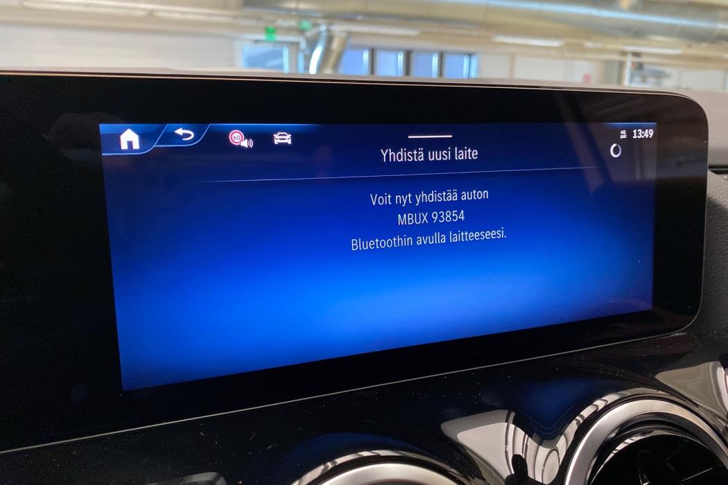 MERCEDES-BENZ GLA 2024