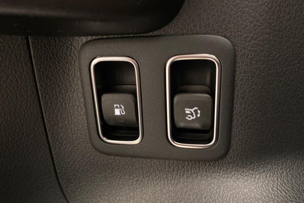 MERCEDES-BENZ GLA 2024