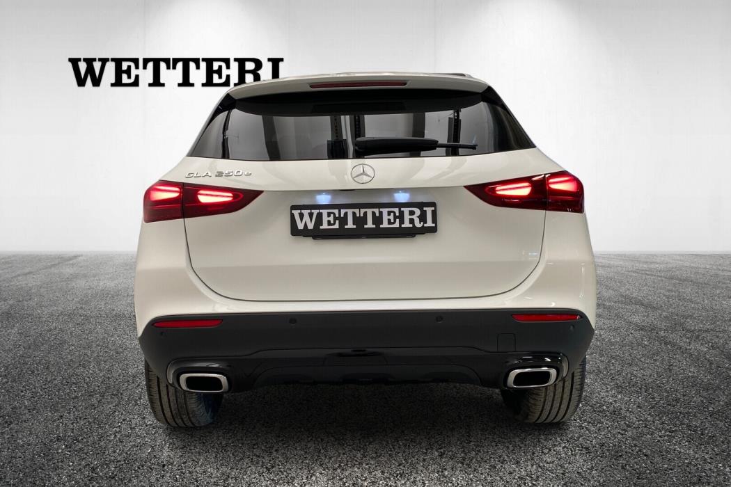 MERCEDES-BENZ GLA 2024