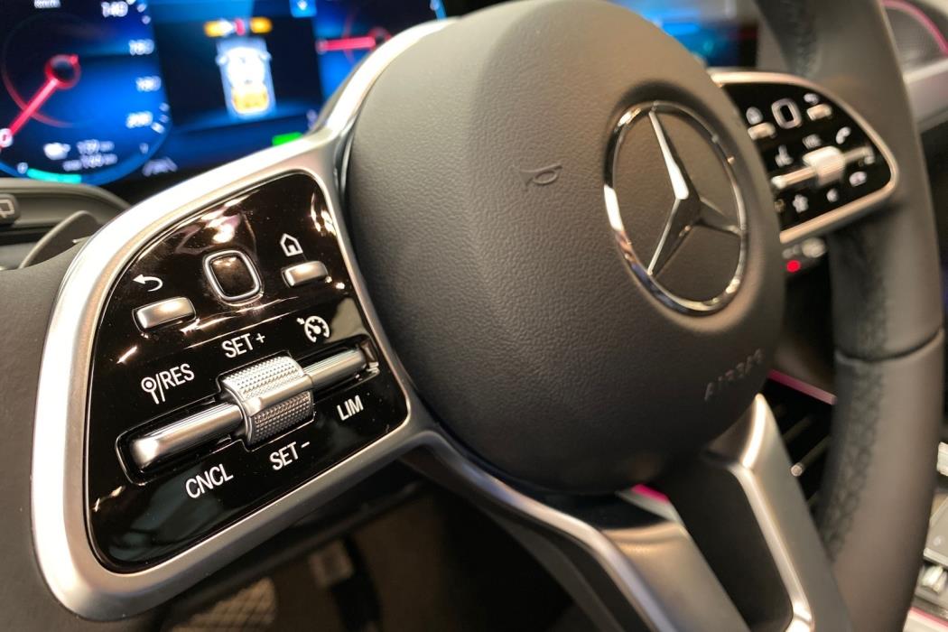 MERCEDES-BENZ EQB 2024