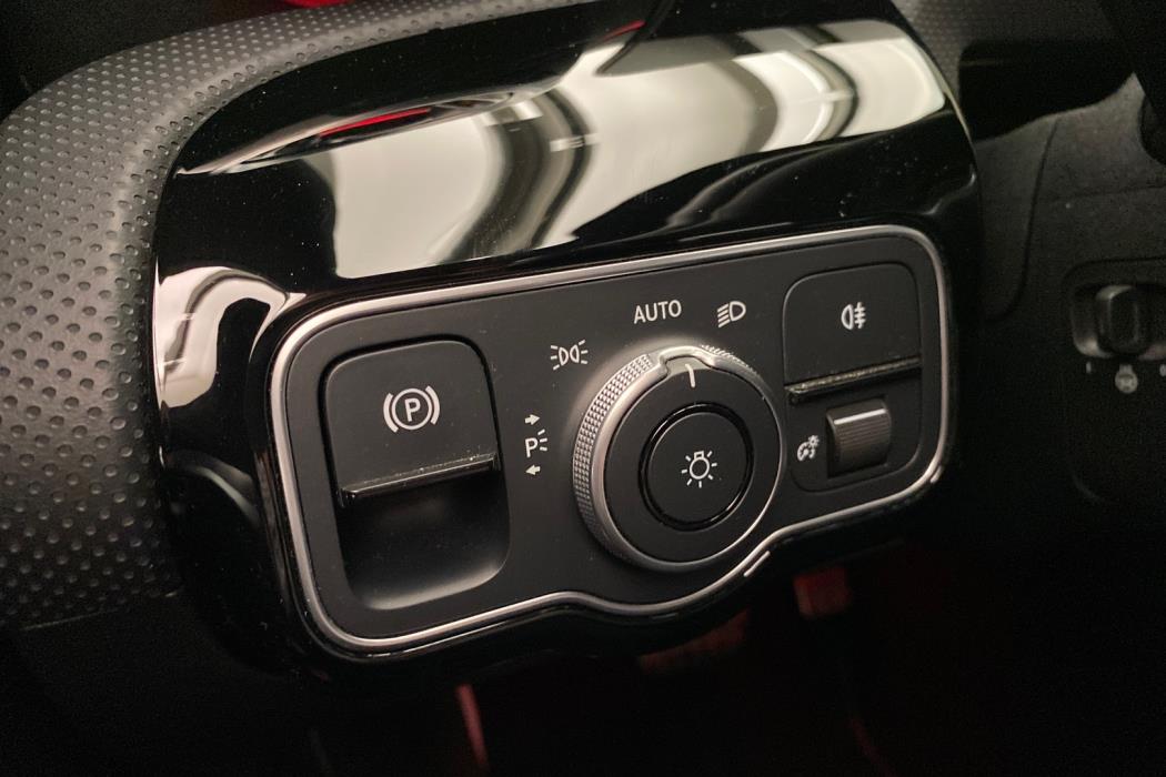 MERCEDES-BENZ CLA 2024