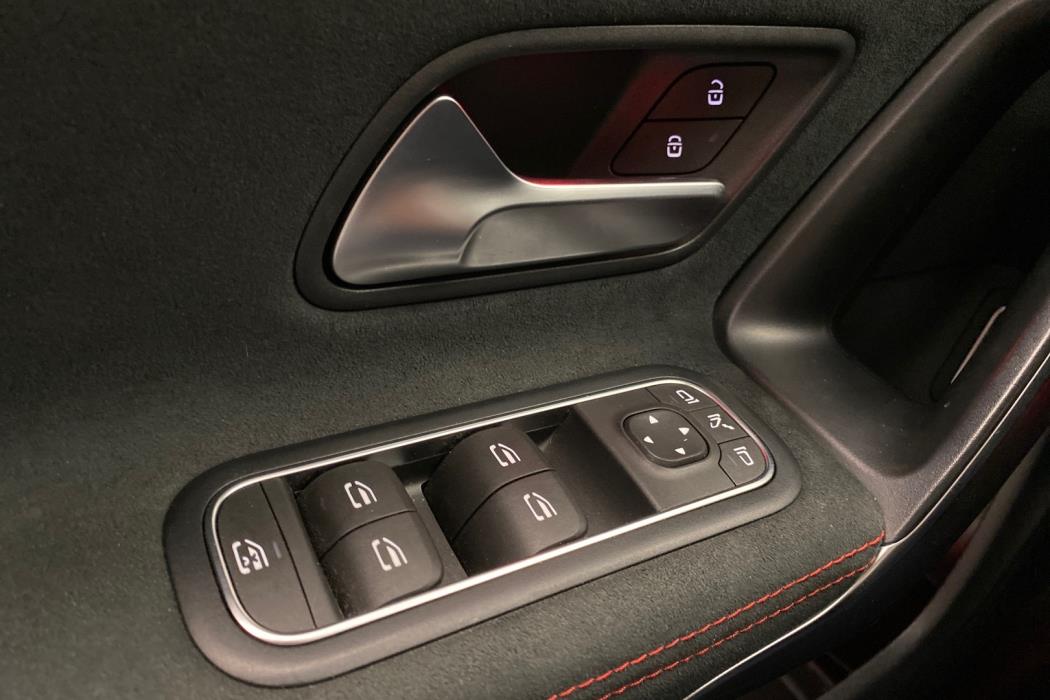 MERCEDES-BENZ CLA 2024