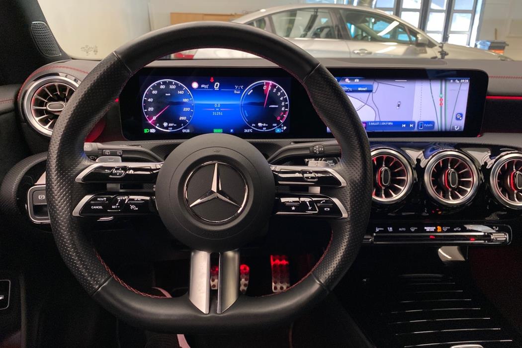 MERCEDES-BENZ CLA 2024