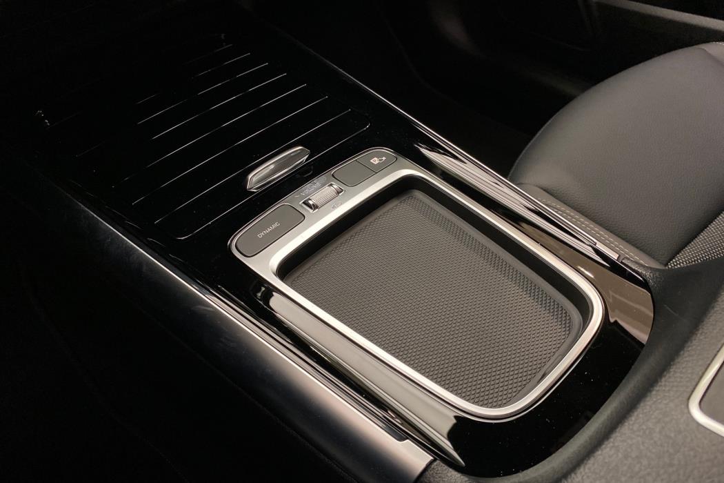 MERCEDES-BENZ GLA 2025