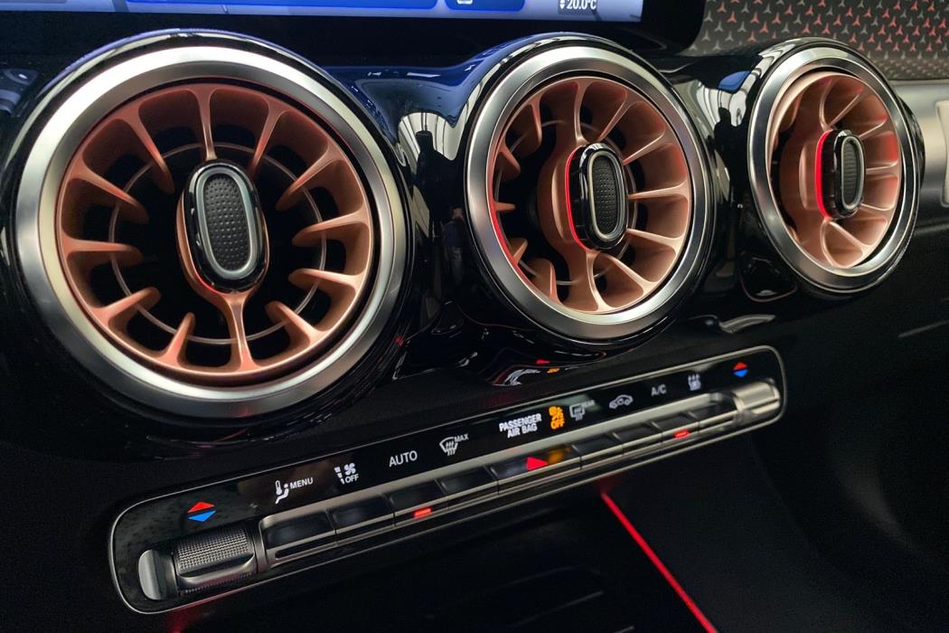 MERCEDES-BENZ EQB 2024